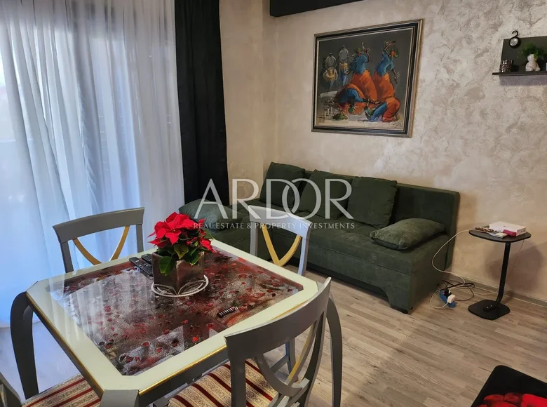 2 bedroom apartment 83 m² Radici, Croatia