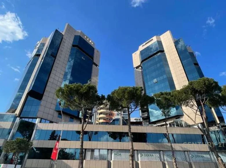 Büro 31 m² in Tirana, Albanien