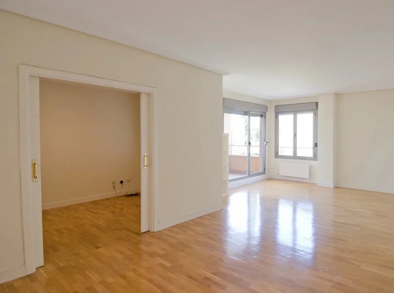 3 bedroom apartment 160 m² Madrid, Spain