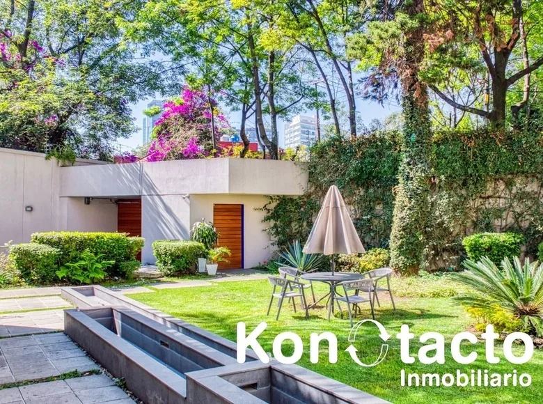 Casa 5 habitaciones 1 021 m² Ciudad de México, México