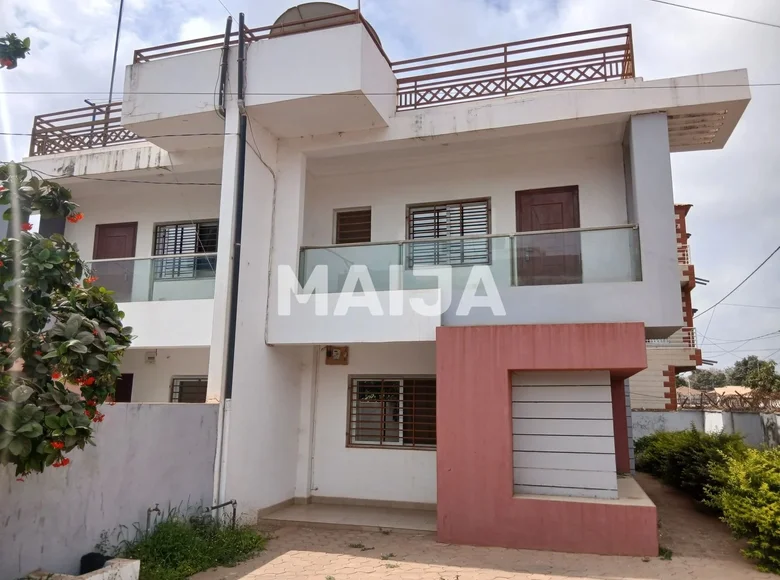 Maison 3 chambres 105 m² Sukuta, Gambie