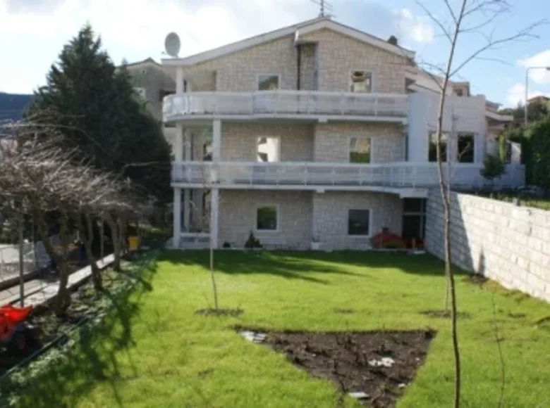 Maison 6 chambres 400 m² Igalo, Monténégro