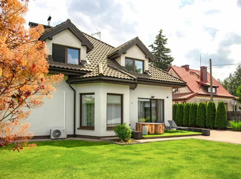 6 room house 228 m² Lomianki, Poland