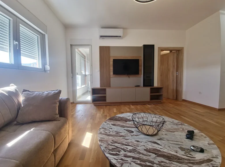 Wohnung 2 Schlafzimmer 58 m² in Becici, Montenegro