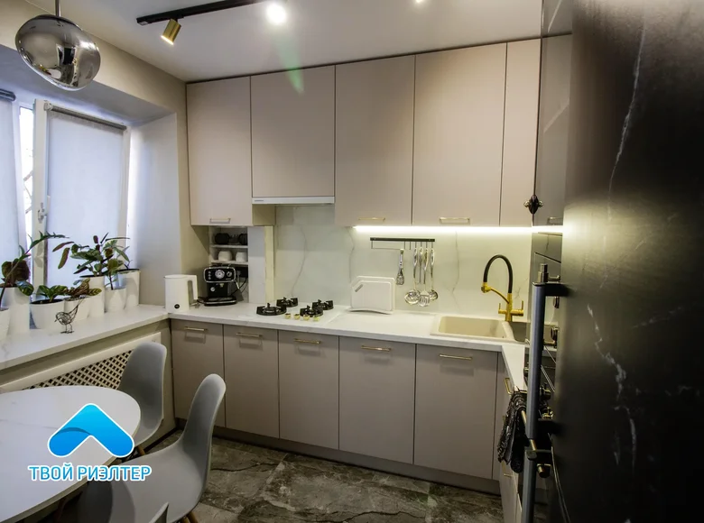 Mieszkanie 2 pokoi 49 m² Homel, Białoruś