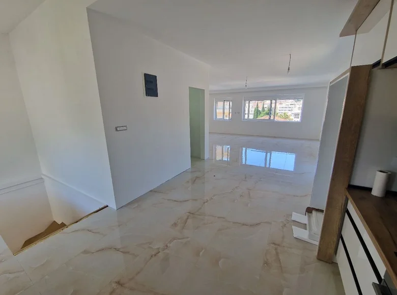 Дуплекс 3 спальни 160 м² Будва, Черногория