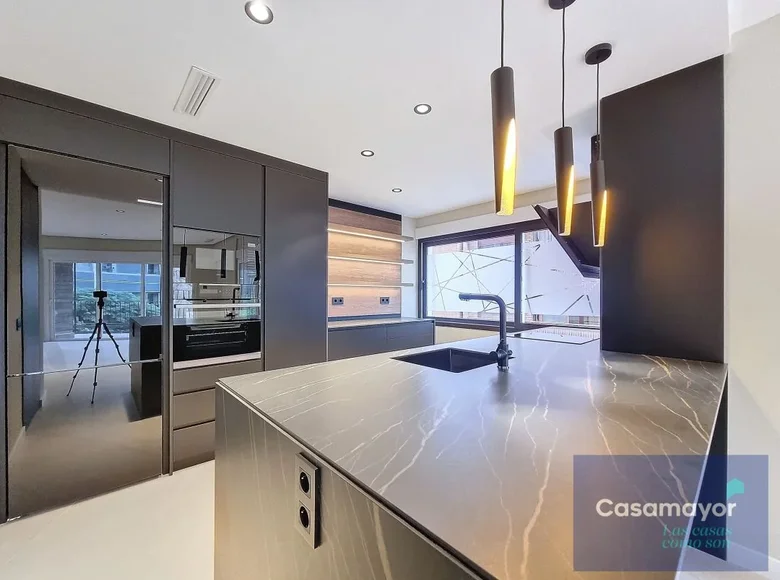 Apartment 180 m² Alicante, Spain