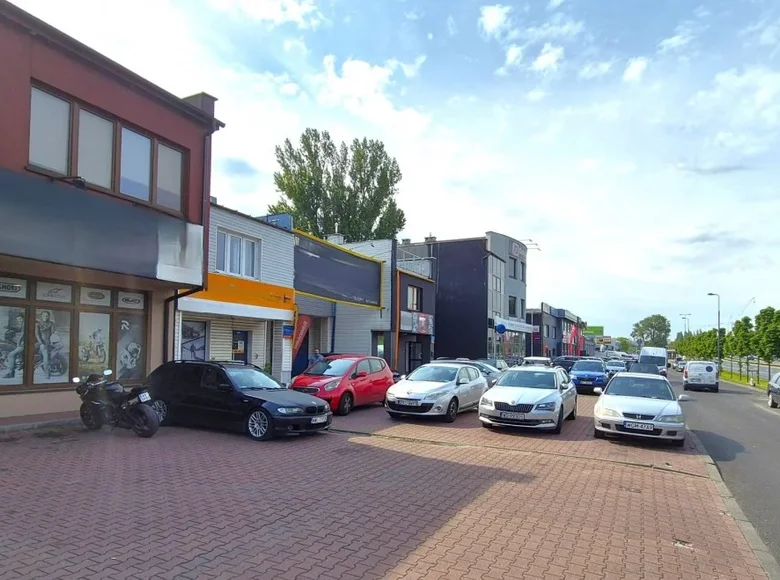 Propiedad comercial 4 habitaciones 140 m² en Varsovia, Polonia