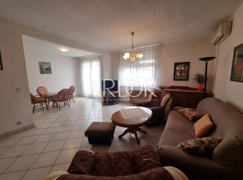 3 bedroom apartment 99 m² Njivice, Croatia