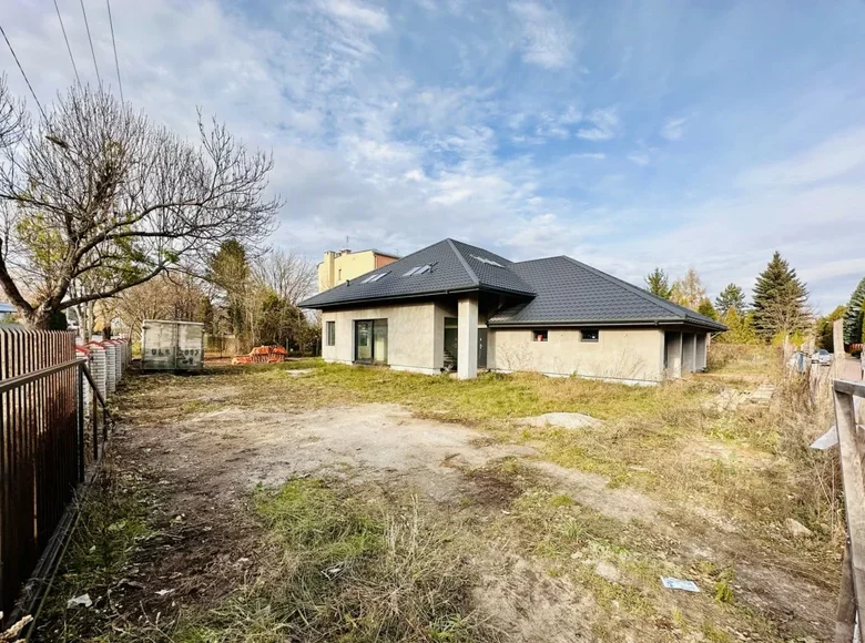 8 room house 377 m² Dziekanow Lesny, Poland