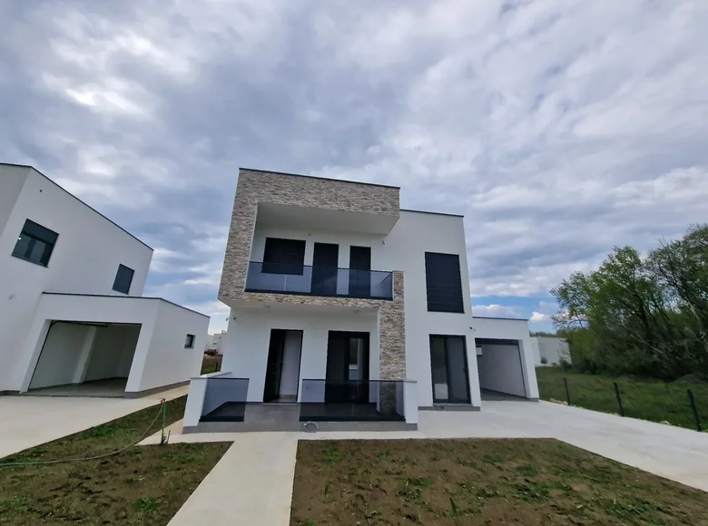 Дом 4 спальни  Улцинь, Черногория