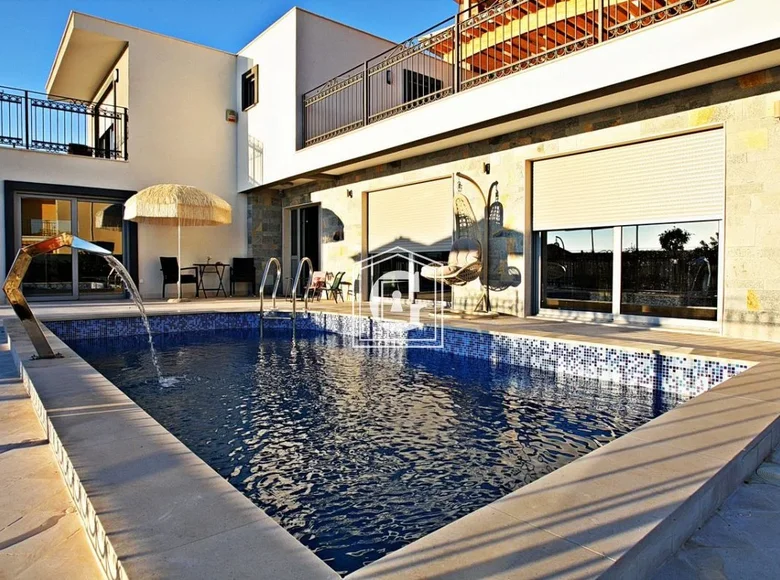 Casa 5 habitaciones 251 m² Krimovice, Montenegro