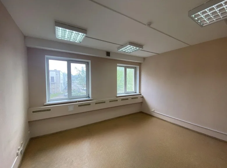 Büro 6 zimmer 12 m² in Minsk, Belarus