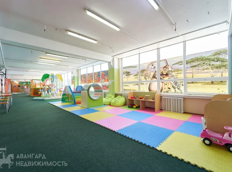 Shop 657 m² in Maladzyechna, Belarus