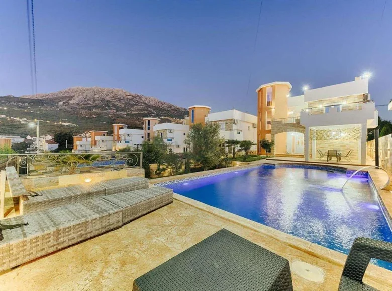 4 bedroom house 170 m² Plijes, Montenegro