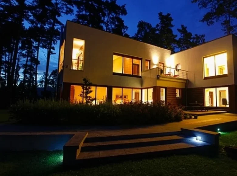 8 room house 365 m² Jurmala, Latvia