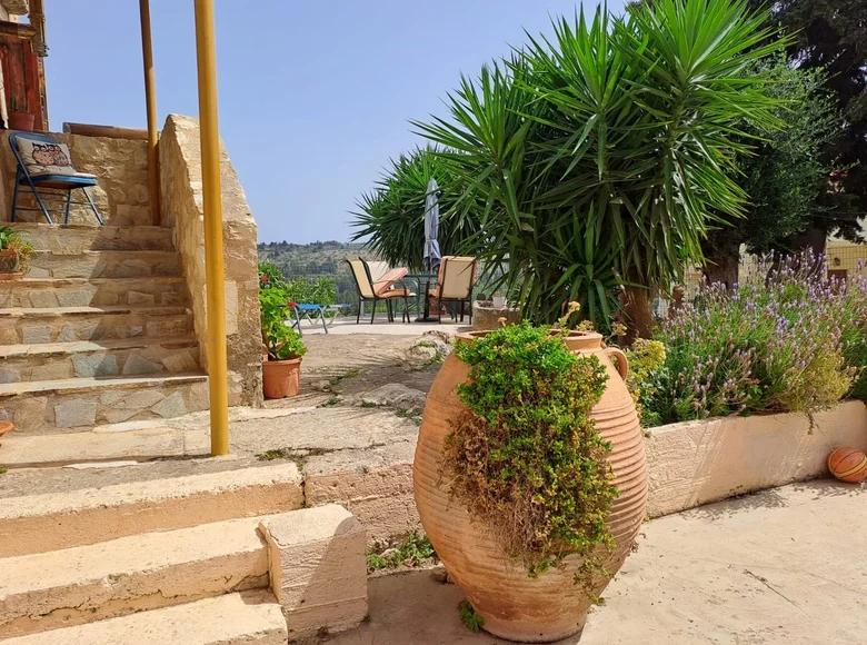 Дом 4 спальни  Likotinerea, Греция