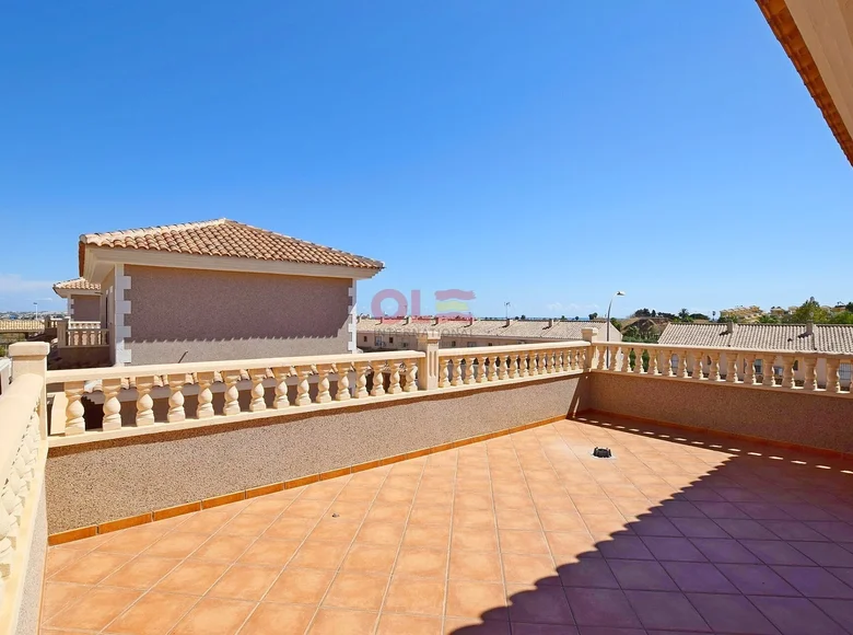 3 bedroom villa 335 m² Torrevieja, Spain