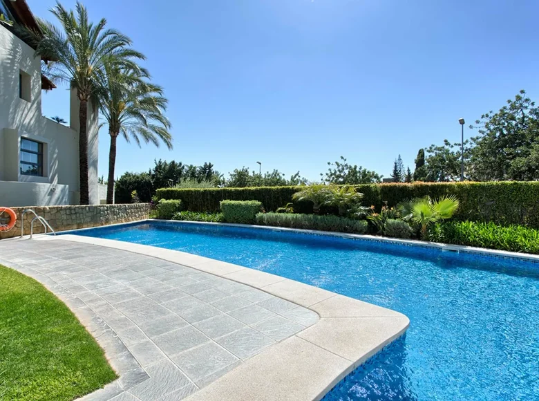 Wohnung 3 Schlafzimmer 200 m² Marbella, Spanien