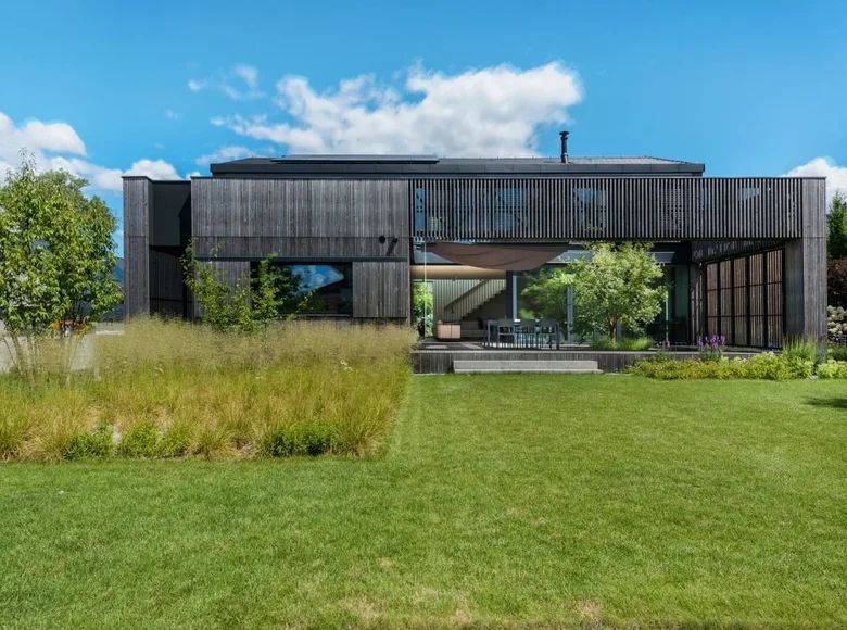 House 330 m² Krakow, Poland