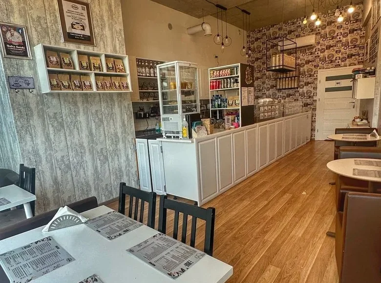 Commercial property 1 room 69 m² in Warsaw, Poland