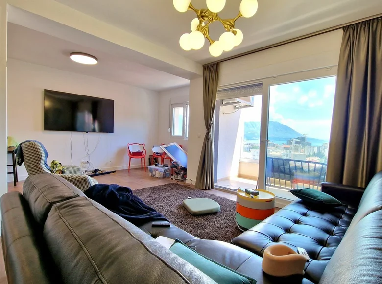 Penthouse 3 pokoi 140 m² w Budva, Czarnogóra