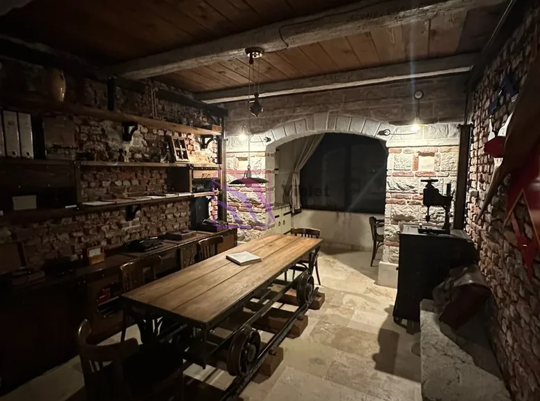 Office 1 room 42 m², Montenegro