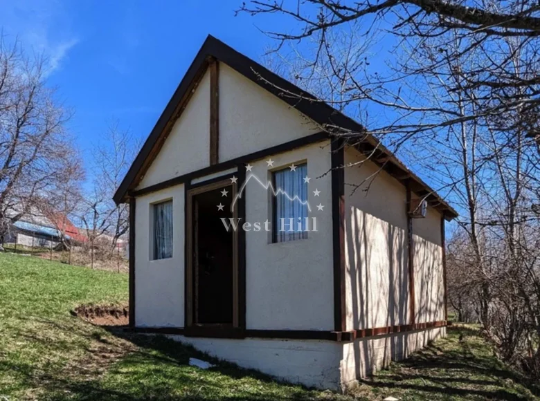 Commercial property 232 m² in Savnik, Montenegro