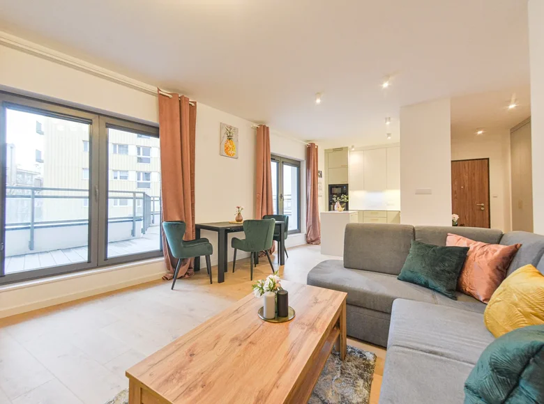 4 room apartment 81 m² in Warsaw, Poland