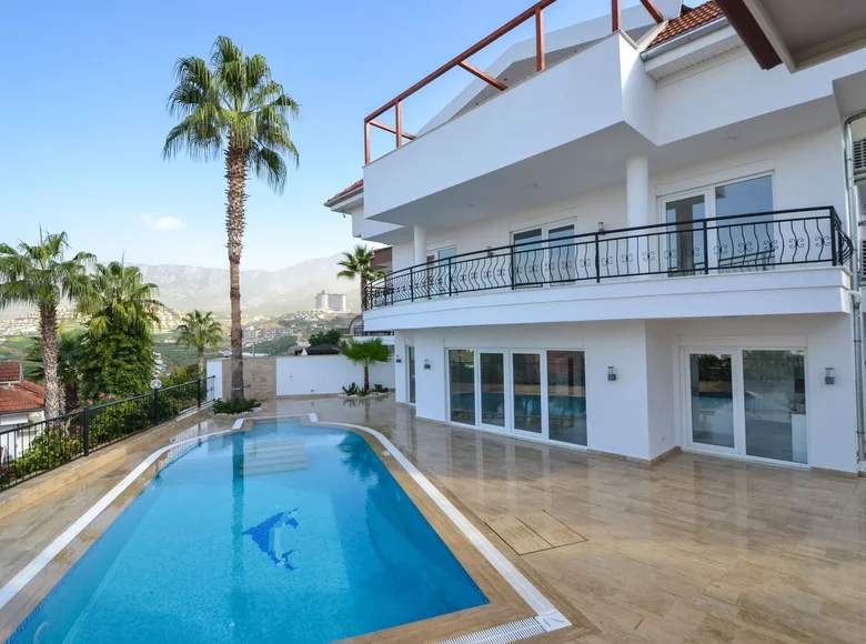 6 bedroom villa 320 m² Kargıcak, Turkey