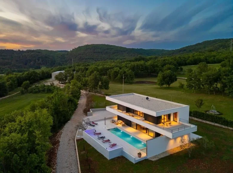 3 bedroom villa 682 m² Opcina Groznjan, Croatia