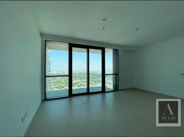 Квартира 1 комната 883 м² Дубай, ОАЭ