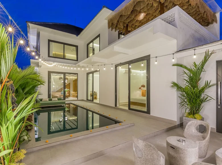 3 bedroom villa 285 m² Kerobokan Kelod, Indonesia