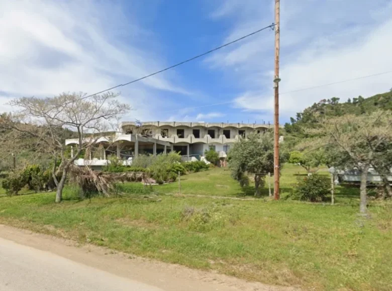 Hotel 400 m² in Nea Skioni, Greece