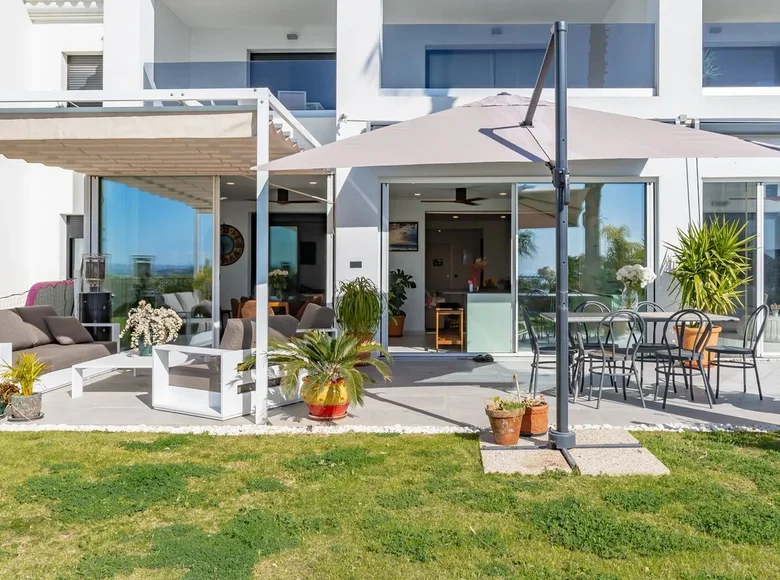 Mieszkanie 4 pokoi 178 m² Estepona, Hiszpania