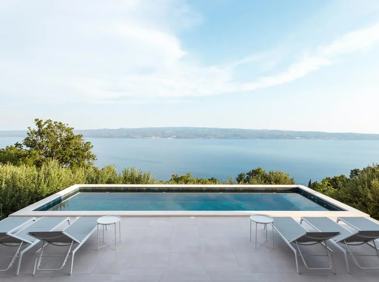 4 bedroom Villa 213 m² Grad Omis, Croatia