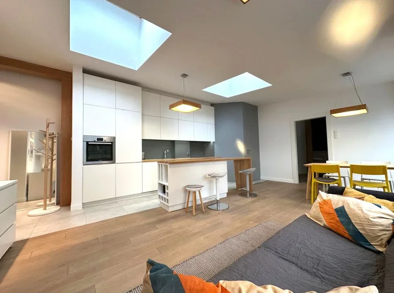 2 bedroom apartment 67 m² Warsaw, Poland