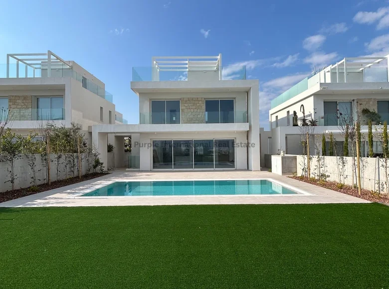 6-Schlafzimmer-Villa 213 m² Paralimni, Zypern