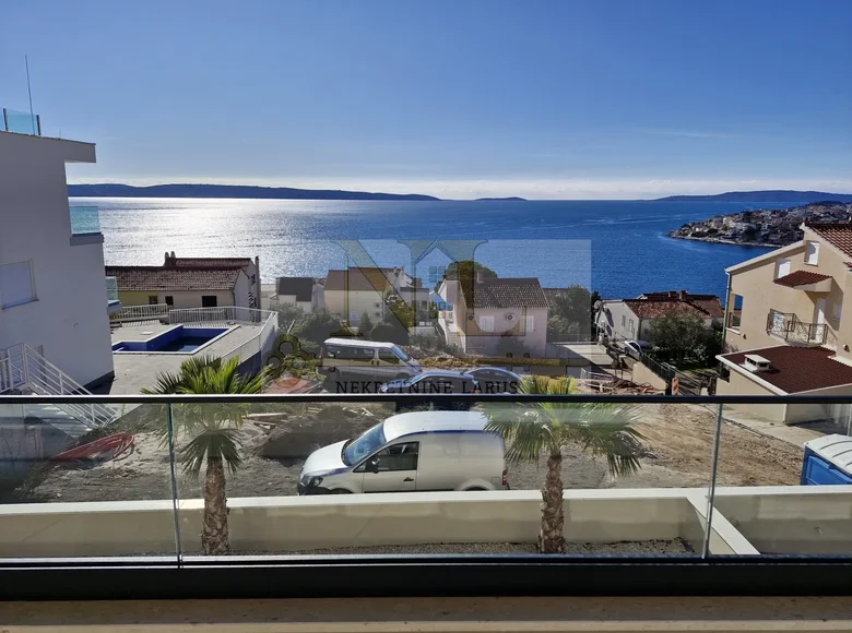 3 bedroom apartment Okrug Gornji, Croatia