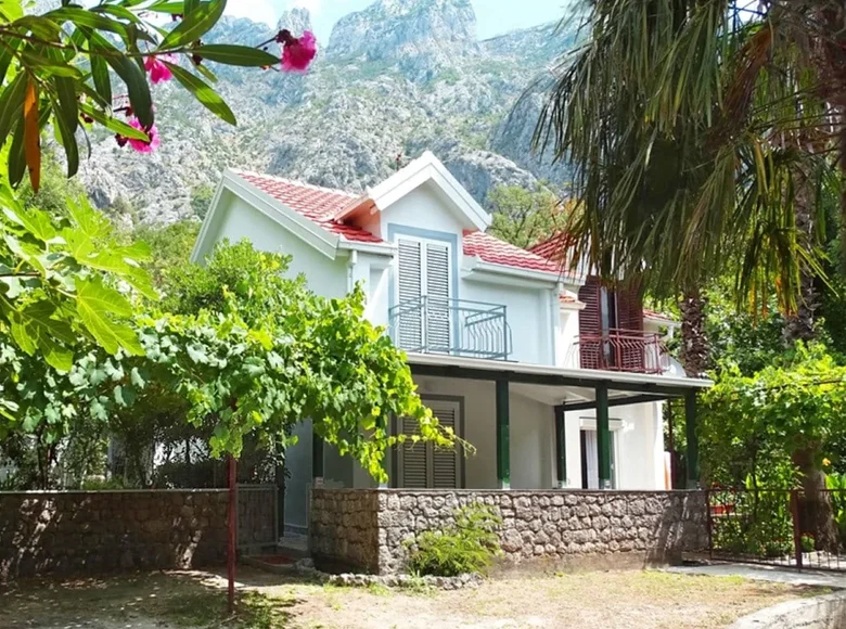 2 bedroom house 79 m² Donji Orahovac, Montenegro