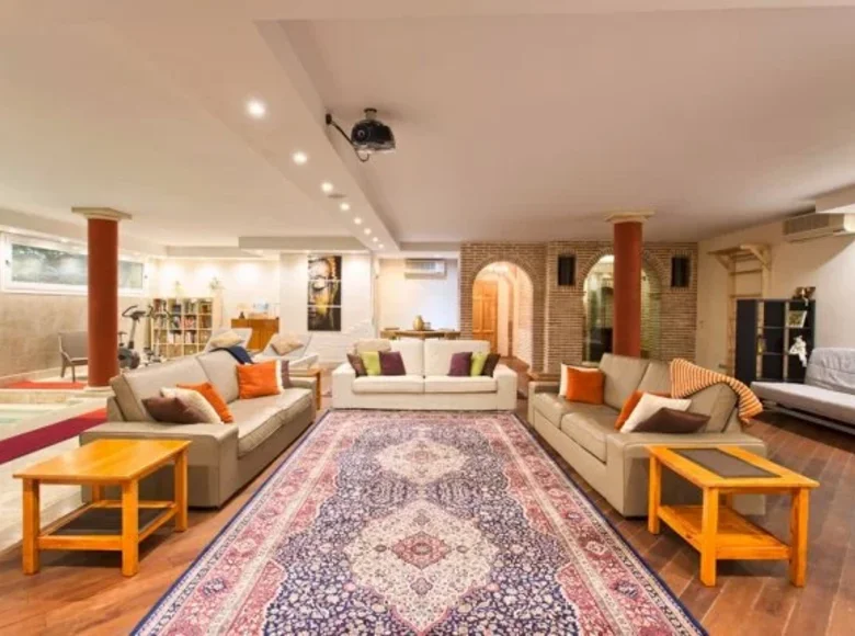 5-Schlafzimmer-Villa 10 212 m² Abadin, Spanien