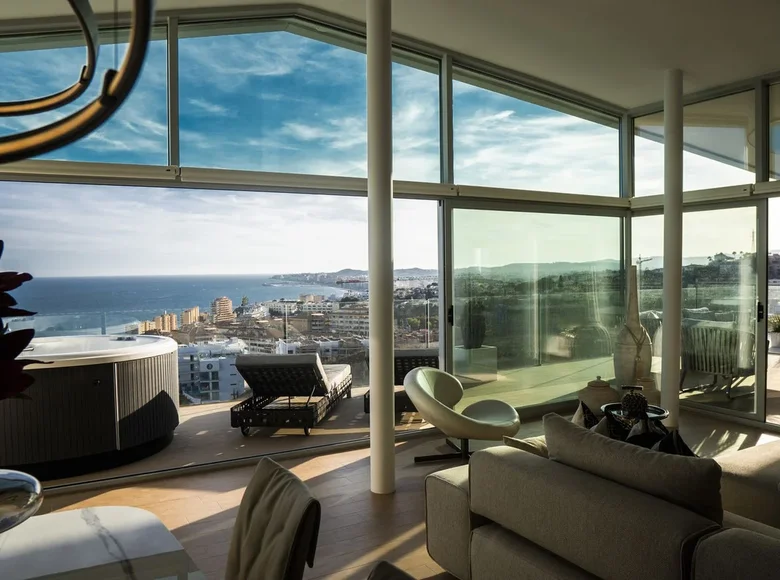 Mieszkanie 4 pokoi 177 m² Benalmadena, Hiszpania