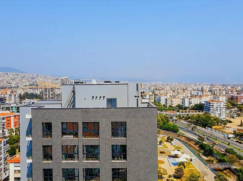 Квартира 5 комнат 180 м² Bayrakli, Турция