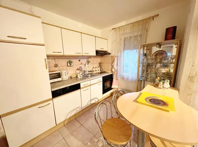 Квартира 63 м² Петровац, Черногория