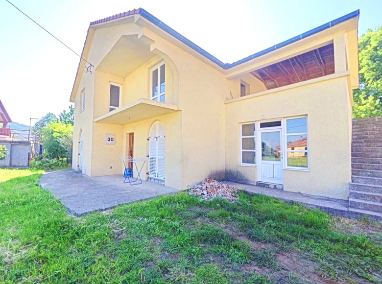 4 bedroom house 260 m² Podgorica, Montenegro