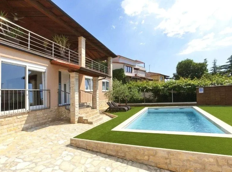 Villa 336 m² Grad Pula, Croatia