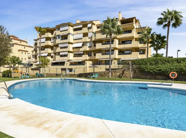 Apartamento 4 habitaciones  Estepona, Španjolska