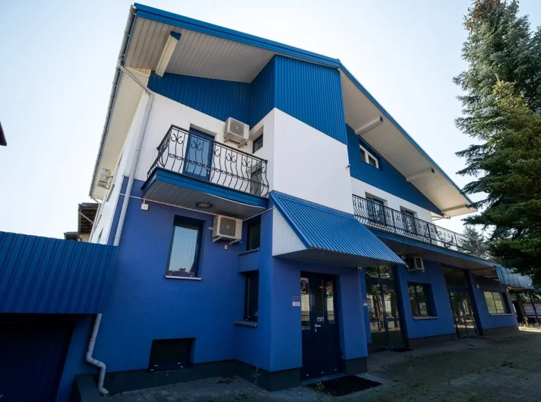 Commercial property 7 rooms 537 m² in Lomianki, Poland