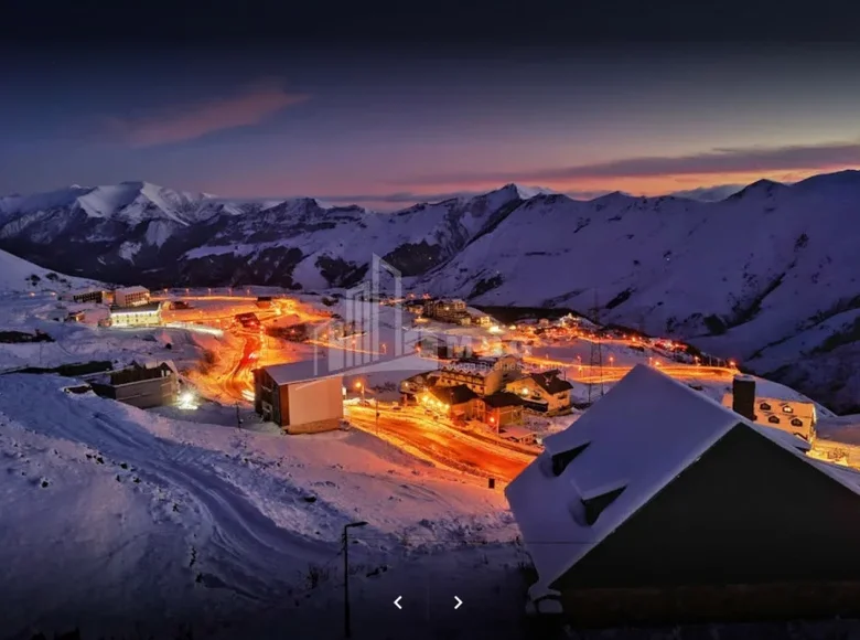 Atterrir 1 800 m² Tbilissi, Géorgie