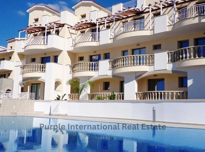 Mieszkanie 2 pokoi 96 m² Pafos, Cypr